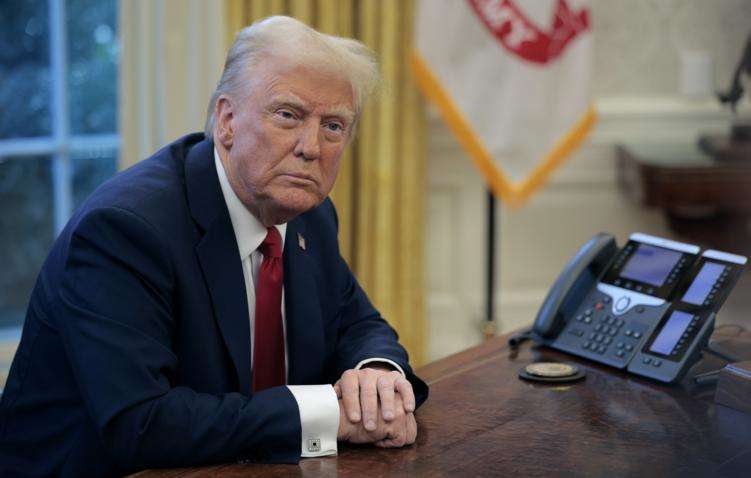 Трамп проти ПАР: Білий дім припиняє фінансову допомогу та запускає програму переселення Трамп проти ПАР: Білий дім припиняє фінансову допомогу та запускає програму переселення