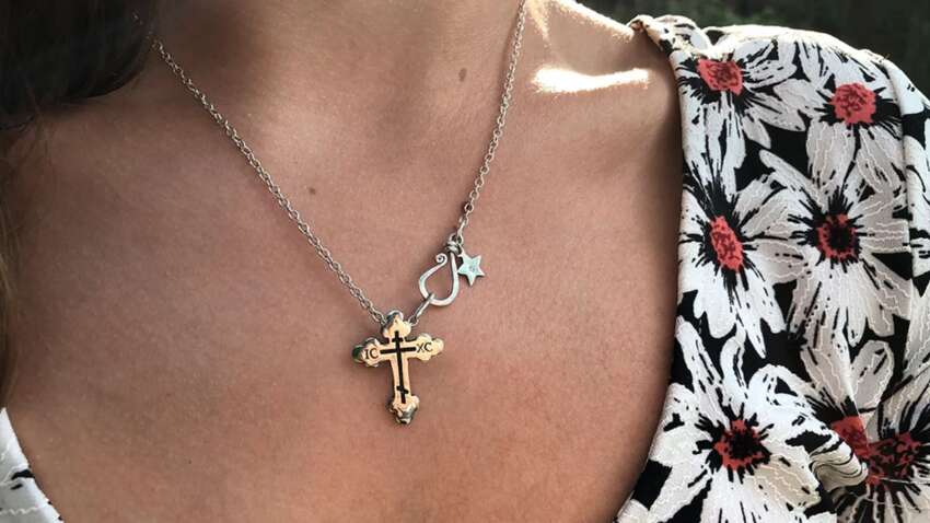 Чи можна носити чужий хрестик: що каже церква