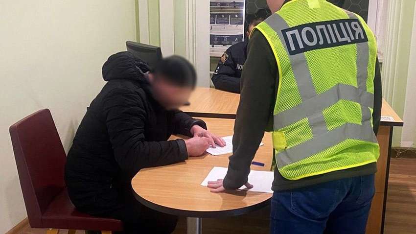 Работник морга обокрал погибшего военного: украл самое ценное