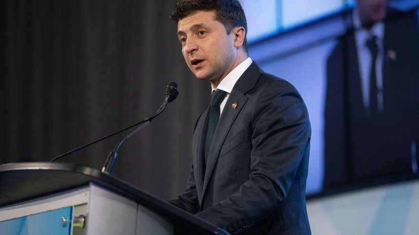 Зеленський збирав фракцію через ринок землі