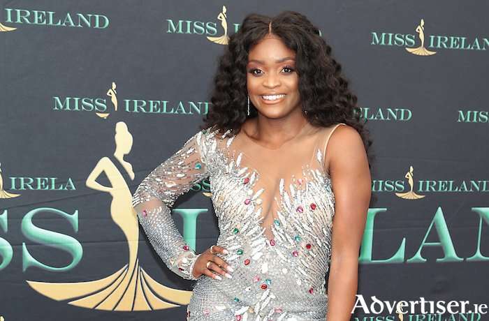 Темнокожая женщина впервые стала победительницей конкурса «Мисс Ирландия» Темнокожая женщина впервые стала победительницей конкурса «Мисс Ирландия»