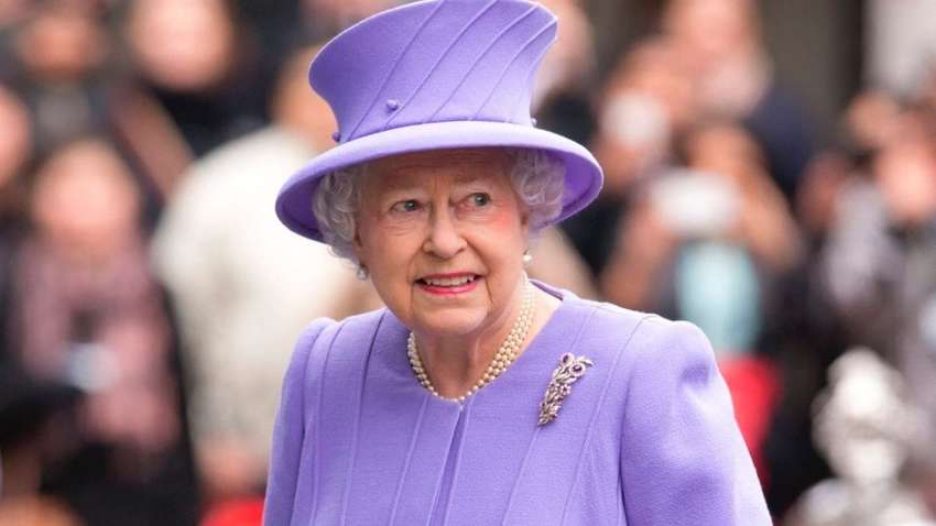 Сума впечатляет: Королеву Елизавету II нагло «обчистил» буфетчик 