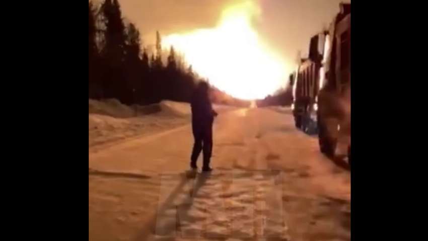 У Росії потужна пожежа на газопроводі та вибух на нафтобазі після атаки БПЛА