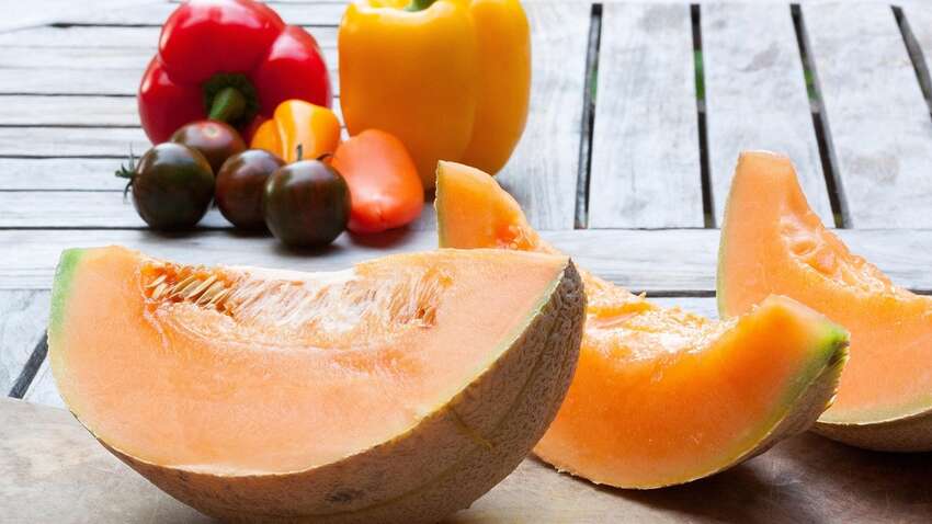 Ароматная, сочная и опасная: какие осложнения вызывает дыня