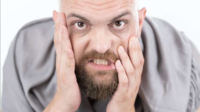 Почему голова лысеет, а на руках, ногах и теле волосы остаются Почему голова лысеет, а на руках, ногах и теле волосы остаются