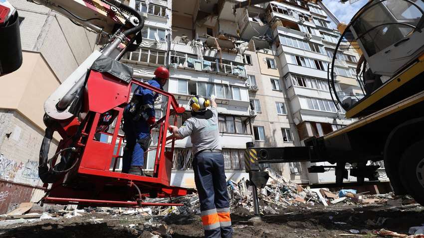 Вибух у київській багатоповерхівці: чому не можуть почати демонтувати будинок Вибух у київській багатоповерхівці: чому не можуть почати демонтувати будинок