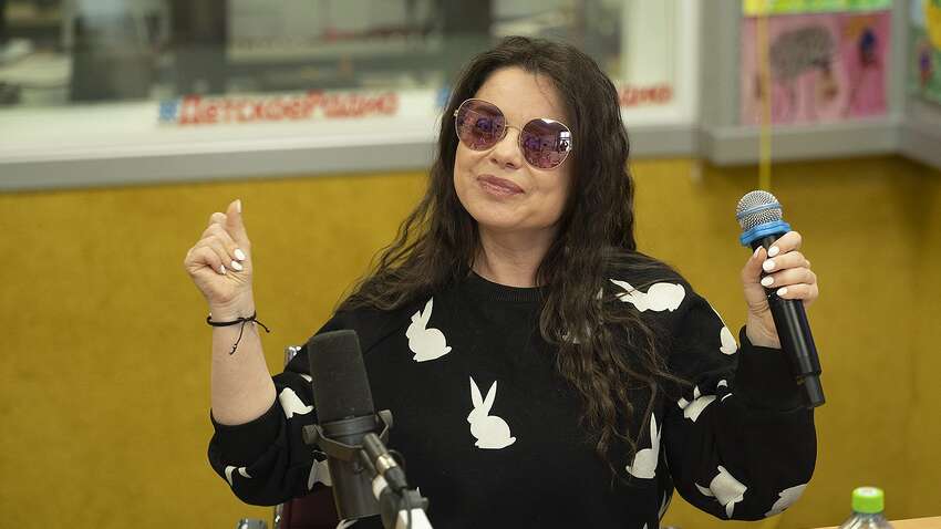 Певица из Украины пожаловалась, что ее в РФ притесняет мужчина-стриптизер