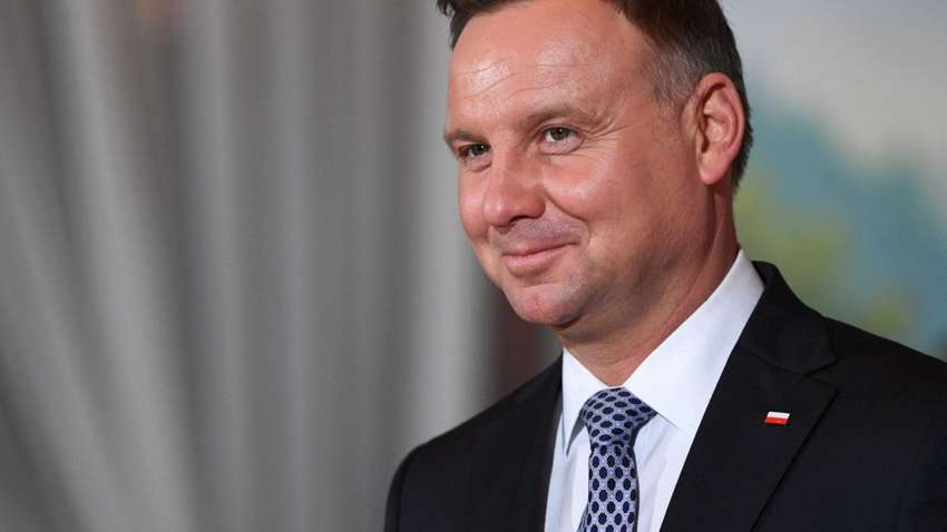 У Польщі одностатеві пари не зможуть усиновляти дітей: Дуда прислухався до думки поляків