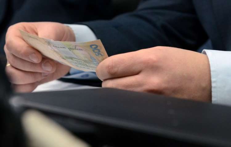 Стали известны оклады сотрудников Пенсионного фонда Украины