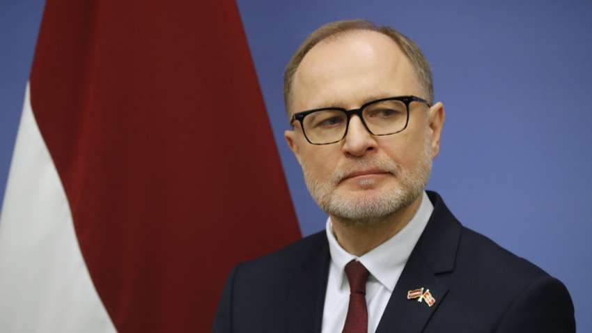 В Латвии объяснили, как НАТО следует говорить с Россией В Латвии объяснили, как НАТО следует говорить с Россией