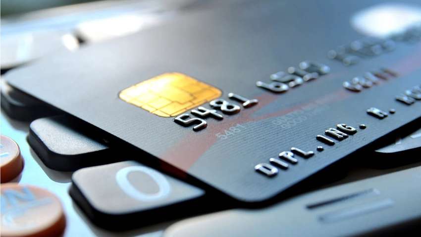 Не больше 5000 гривень на карту: как НБУ будет отучать украинцев прятать доходы