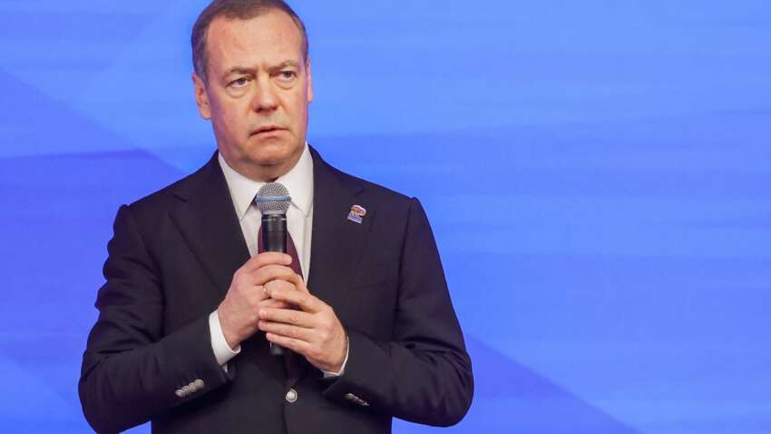 Гучна заява Медведєва про політику США Гучна заява Медведєва про політику США