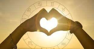 Яким знакам Зодіаку пощастить у стосунках з 9 по 15 грудня: гороскоп