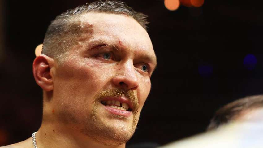 Усик отказался от чемпионского пояса: что заявил