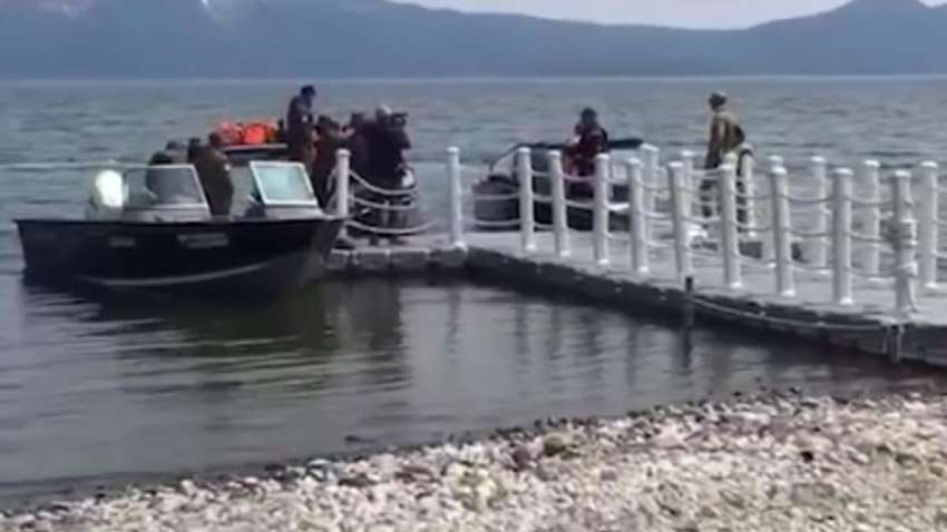 У Росії в озеро впав вертоліт з туристами на борту: є загиблі (ВІДЕО) У Росії в озеро впав вертоліт з туристами на борту: є загиблі (ВІДЕО)