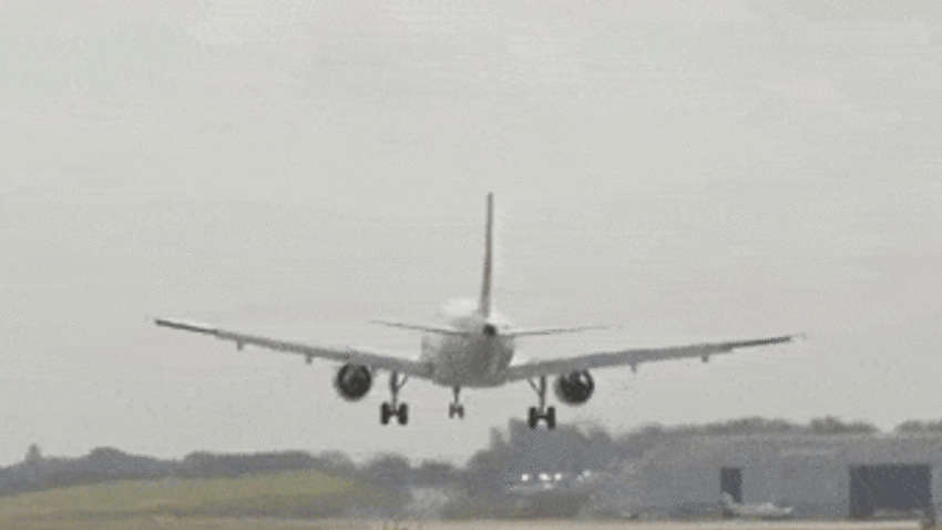 У Британії літаку з пасажирами вдалося сісти при сильному штормі