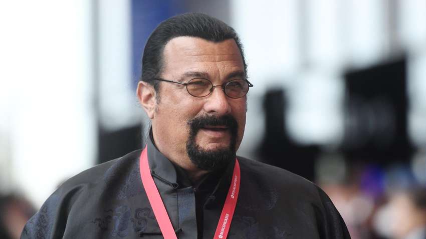 Стивен Сигал приехал на Донбасс к оккупантам и снимает фильм: подробности Стивен Сигал приехал на Донбасс к оккупантам и снимает фильм: подробности