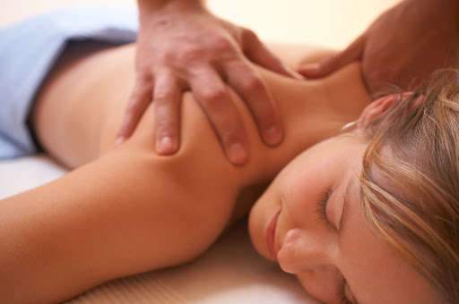 Как делать эротический массаж женщине: 6 главных правил + пошаговая инструкция