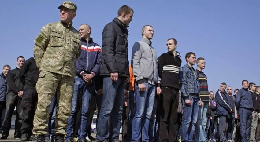 Рада снизила возраст призыва на срочную военную службу Рада снизила возраст призыва на срочную военную службу