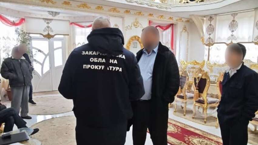 Золотий будинок в прямому сенсі: що ще знайшли у депутата 