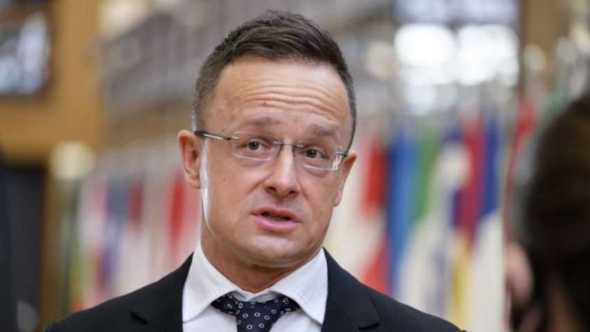 Мадяр рассказал, куда на самом деле "исчез" Сиярто после поражения Орбана