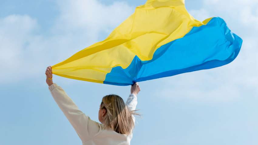 Скільки українців готові до втрати території, але мати армію, НАТО та ЄС