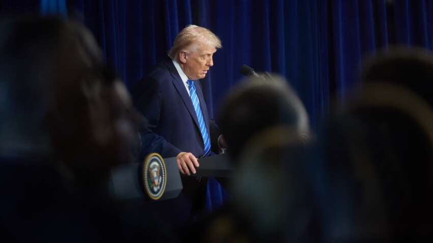 Показуха з переговорами: Трамп фактично отримав інструктаж від Путіна і прозвітував про зроблене Показуха з переговорами: Трамп фактично отримав інструктаж від Путіна і прозвітував про зроблене