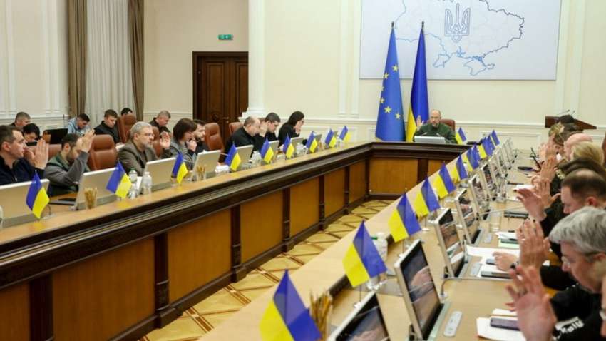 Сразу три министра написали заявления об отставке: с чем это связано