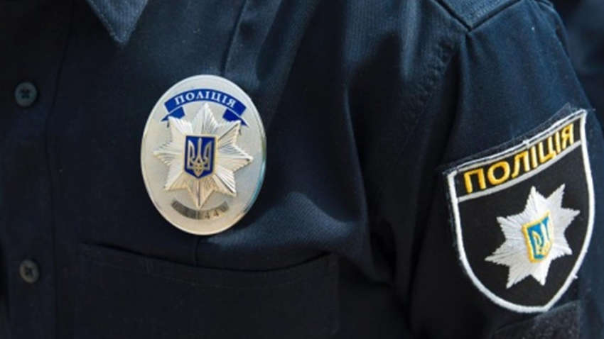 Убийство полицейского в Чернигове: появились новые подробности нападения парней на копов (ВИДЕО) Убийство полицейского в Чернигове: появились новые подробности нападения парней на копов (ВИДЕО)