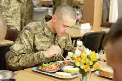 Призупинення переходу ЗСУ на нову систему харчування оскаржать у суді, - Міноборони