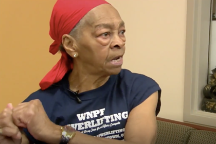 В США старушка-бодибилдер избила грабителя столом