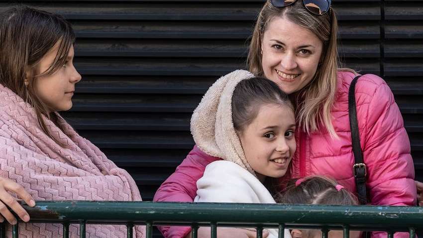 Жить в тесноте: почему украинские беженцы в ЕС не выдерживают условий в центрах