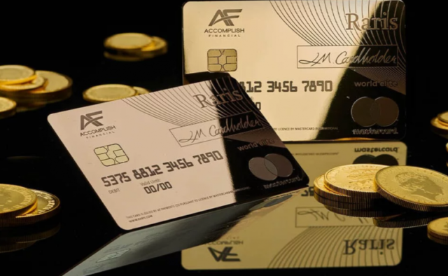 У Великобританії вперше випустили банківську картку із золота