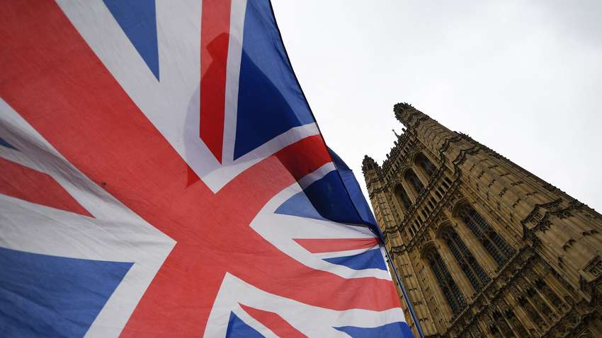 У Британії почалися дострокові парламентські вибори