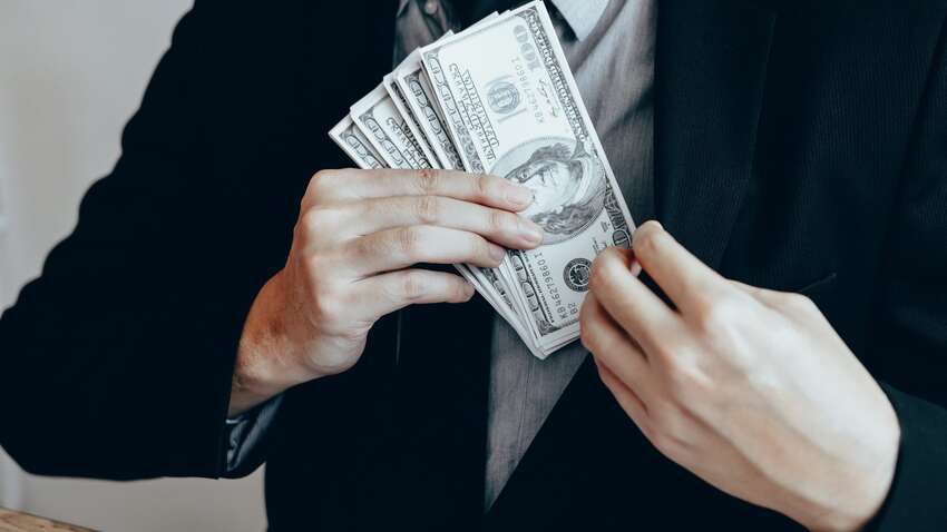 Если нужна взятка: сколько украинцев на нее согласится