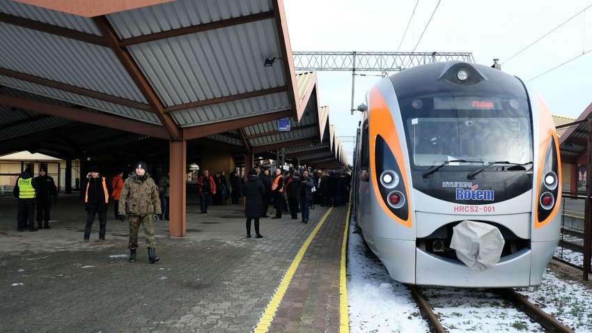 Укрзалізниця продає квитки на спецпотяги з Польщі: де купити