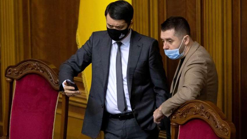 МФО Разумкова в действии: у «слуг народа» не хватило голосов за важный законопроект МФО Разумкова в действии: у «слуг народа» не хватило голосов за важный законопроект