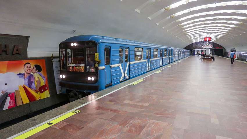 У київському метро починають будувати 4G, оприлюднені терміни