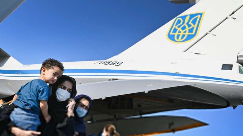 Из Афганистана: в Киеве приземлился самолет с эвакуированными