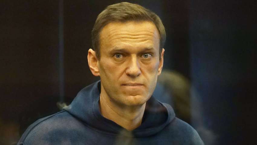 У в'язниці Навальному вмикають щоранку одну пісню: вона стала найважливішою в Росії після гімну РФ