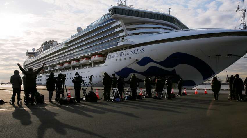 Заболевших коронавирусом украинцев стало больше