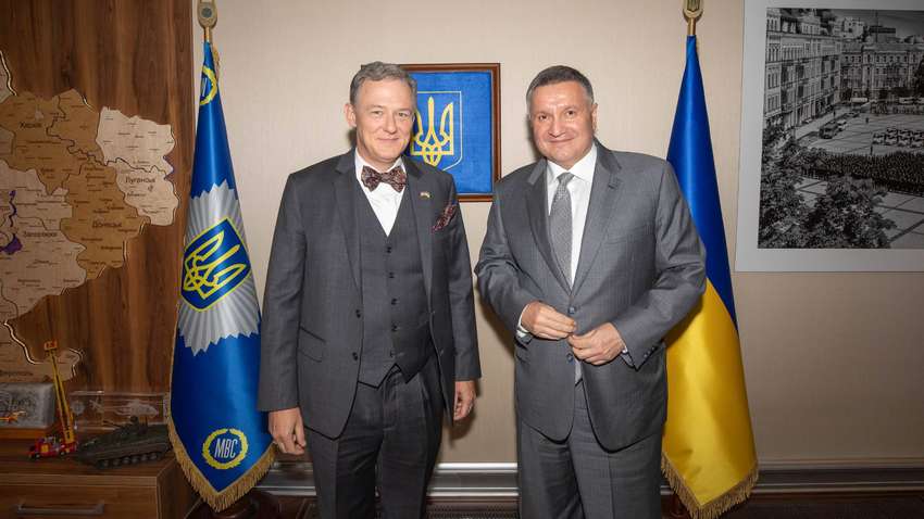 Министр МВД Украины встретился с помощником госсекретаря США. О чем поговорили Министр МВД Украины встретился с помощником госсекретаря США. О чем поговорили