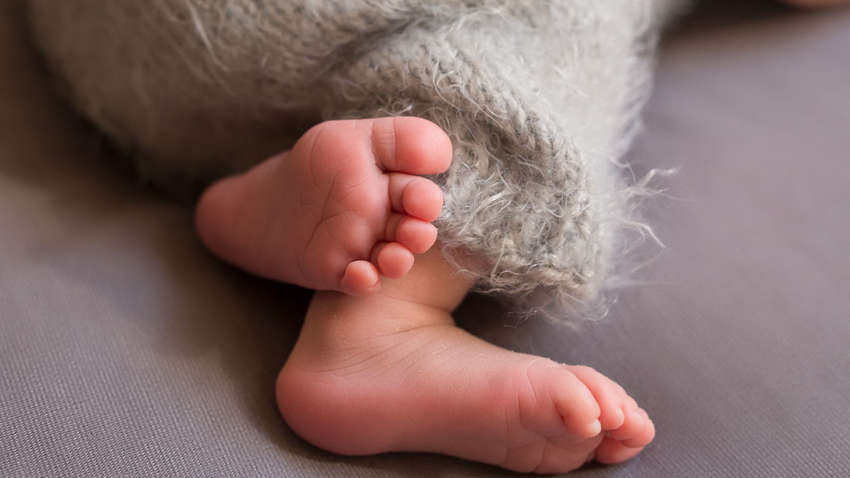 У США через помилку лікарів жінка народила чужих дітей