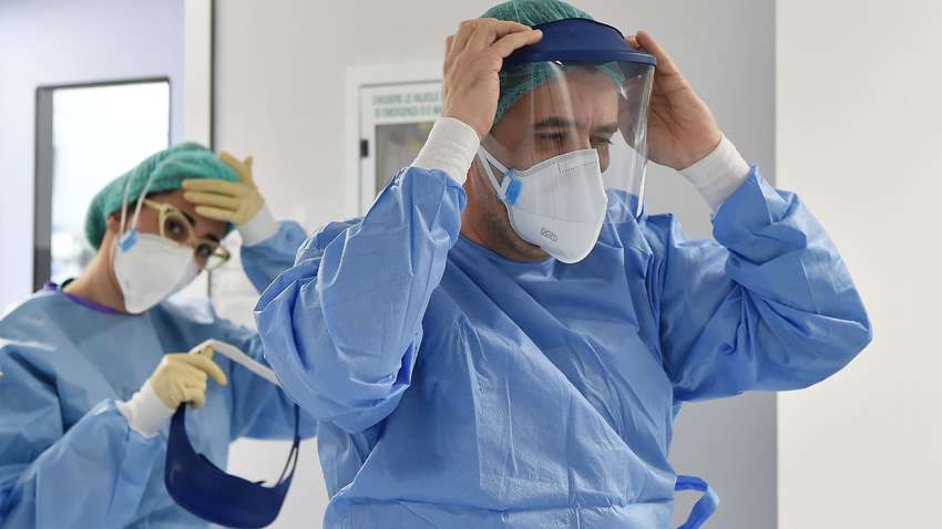 Італійські лікарі закликають запровадити національний локдаун в країні