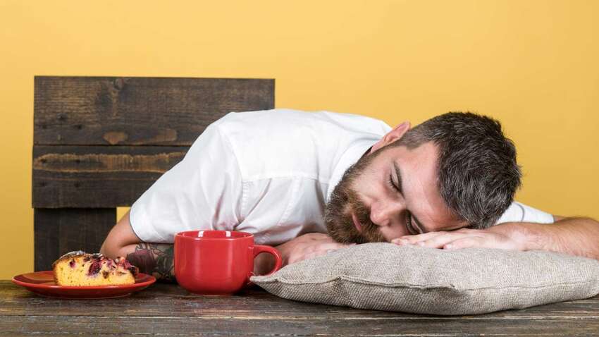 Почему после еды появляется чувство усталости и клонит в сон: с чем могут быть проблемы Почему после еды появляется чувство усталости и клонит в сон: с чем могут быть проблемы
