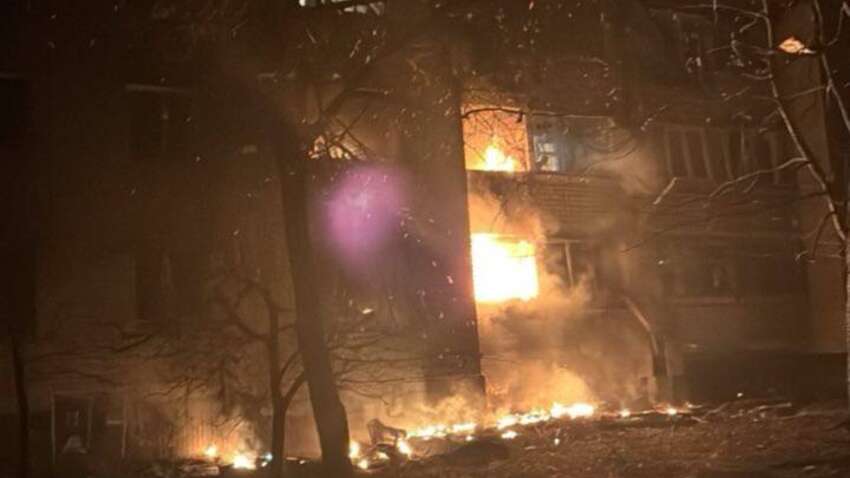 Росіяни вгатили по багатоповерхівці у Запоріжжі: у місті пекло 