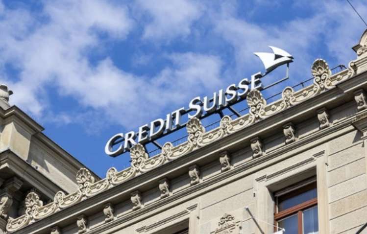 Швейцарський банк Credit Suisse заморозив третину російських активів