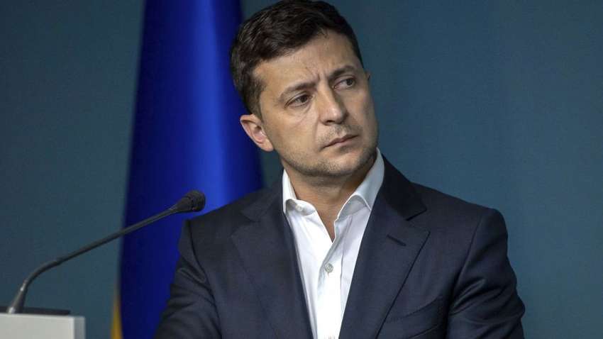 Рейтинг Зеленского стремительно падает: социологи провели опрос населения 