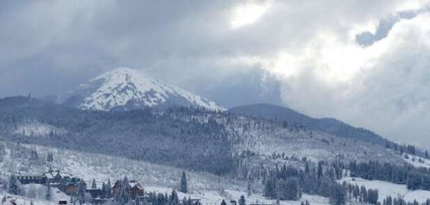 В Карпатах выпал первый снег (ФОТО и ВИДЕО)