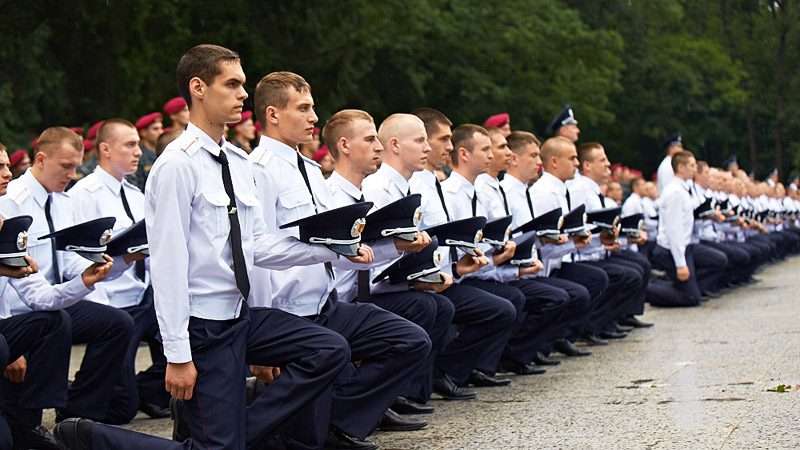 Проведуть перевірку: на випускному в Харкові звучала пісня Газманова «Офіцери»